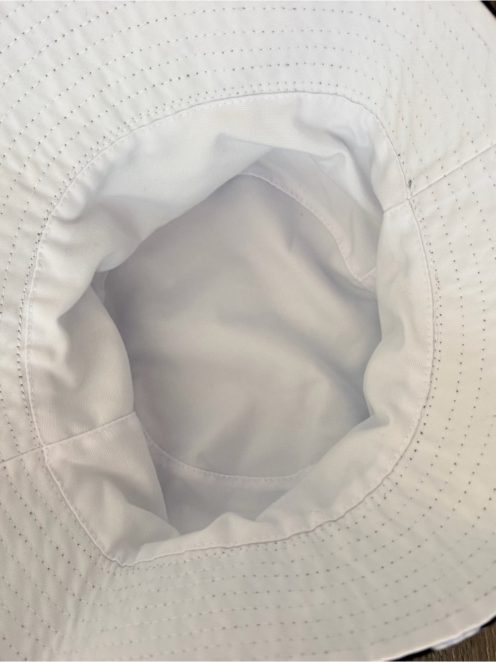 NWT Alice + Olivia Black Daisy Bucket Hat - Picture 8 of 9